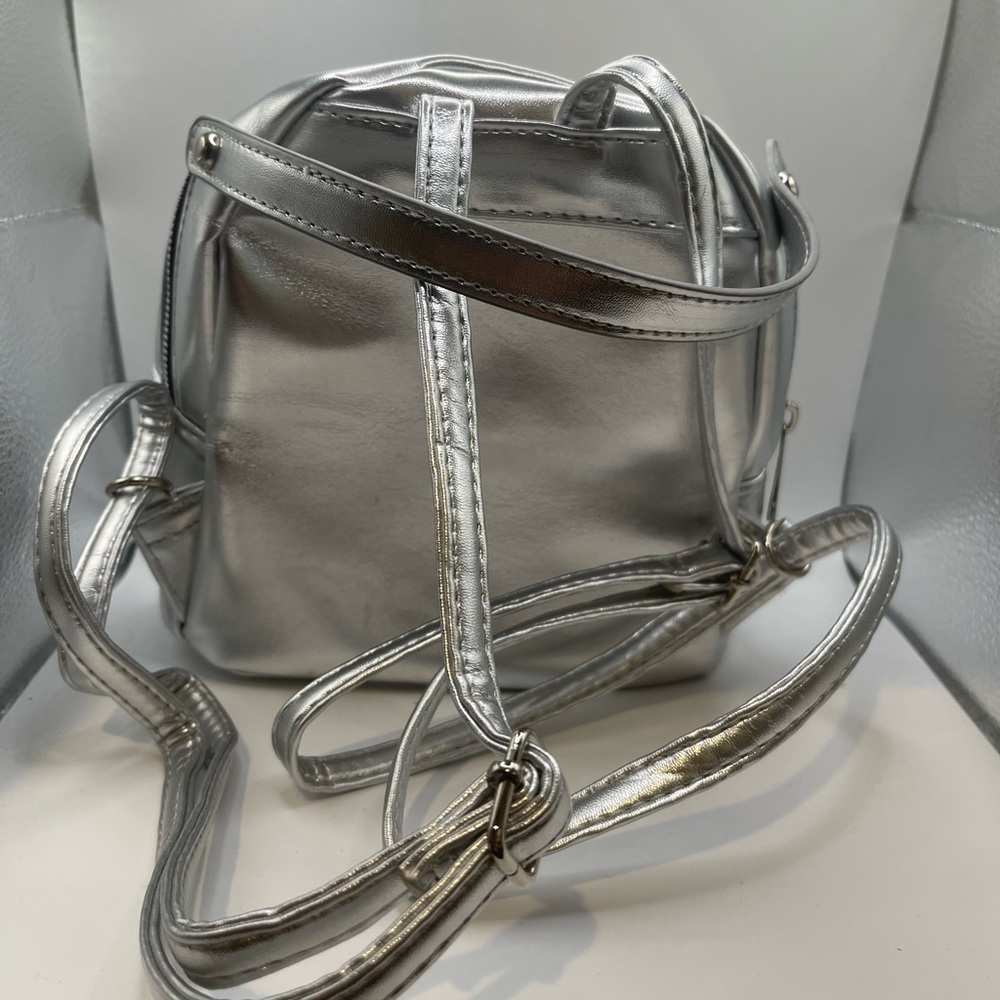 Mini silver/metallic backpack - Picture 3 of 8